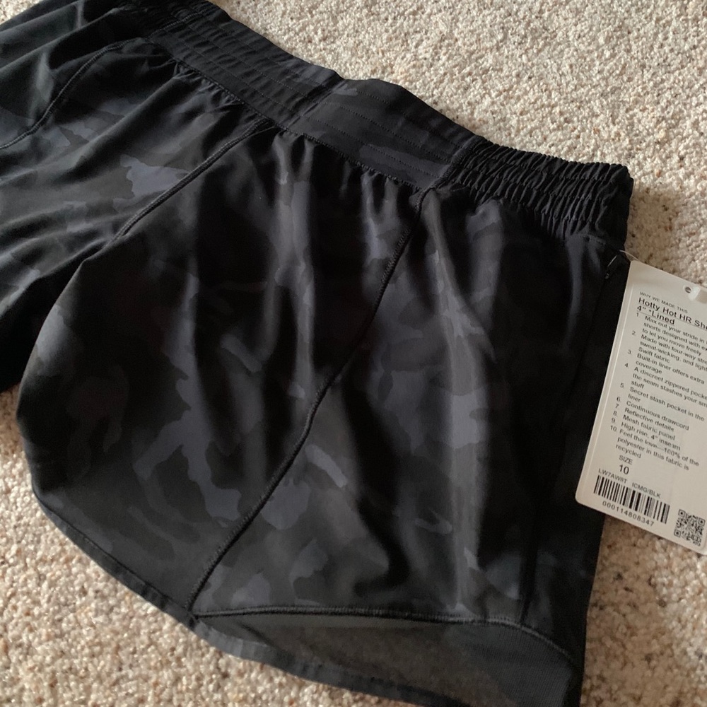 NWT HR Hotty Hot Short 4”
